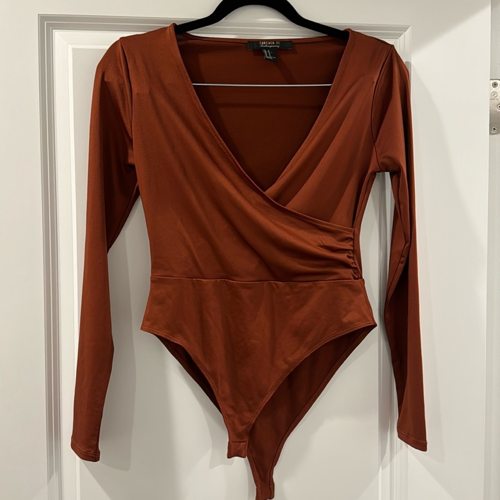 Brown v neck long sleeve bodysuit